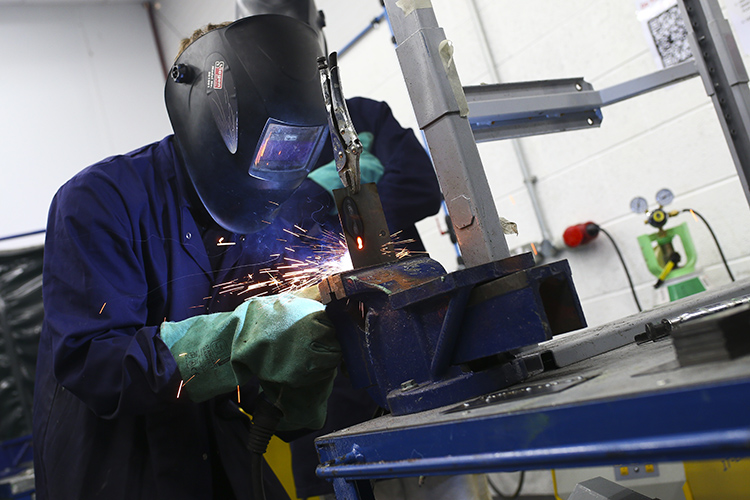 apprentice welding